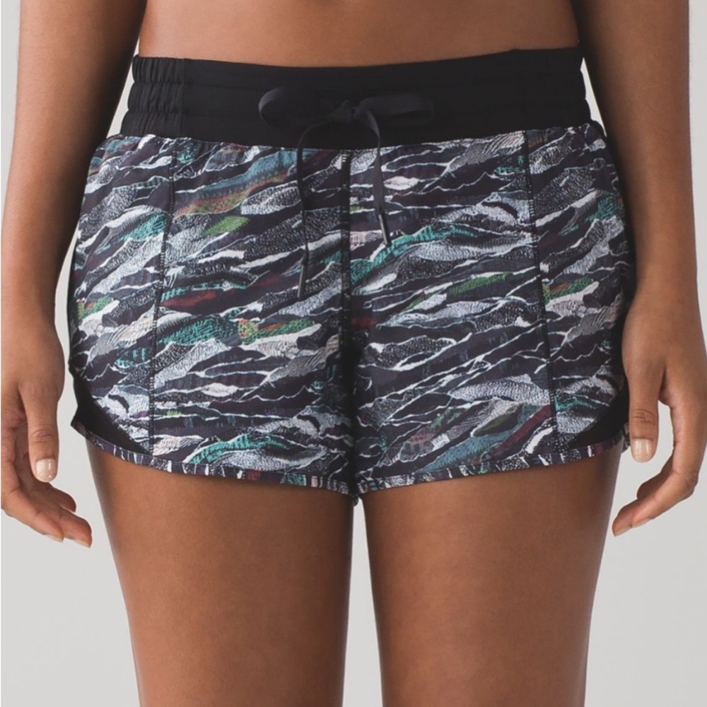 Lululemon Hotty Hot Shorts 4” Mini Sweatr Size 8